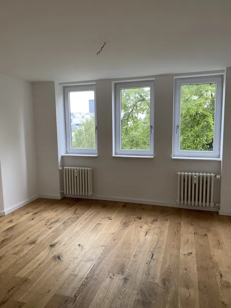 Helle 2-Zimmer-Wohnung mit Balkon und Einbauküche — photo 1